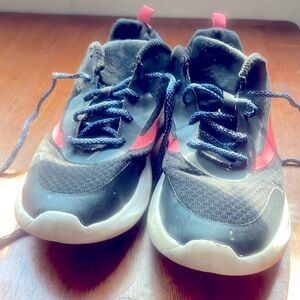 Random Walmart lookin shoe